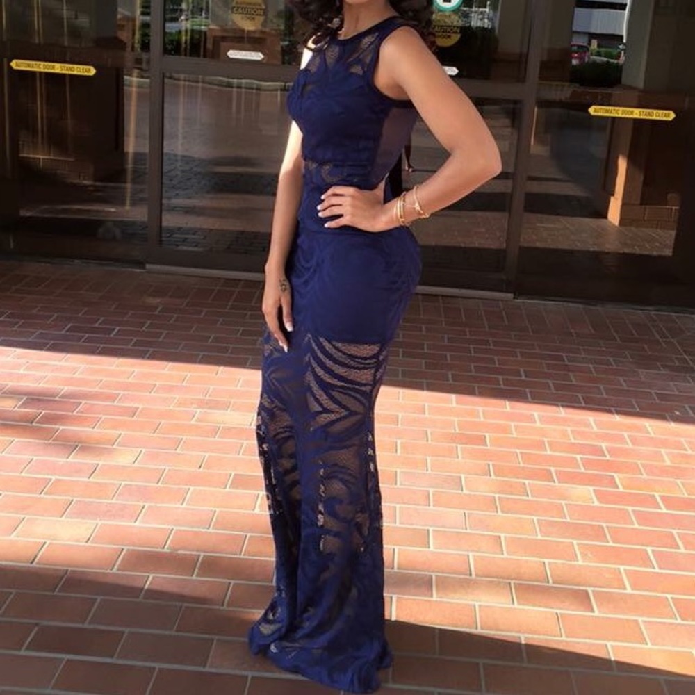 Dress - Picture 3 of 3